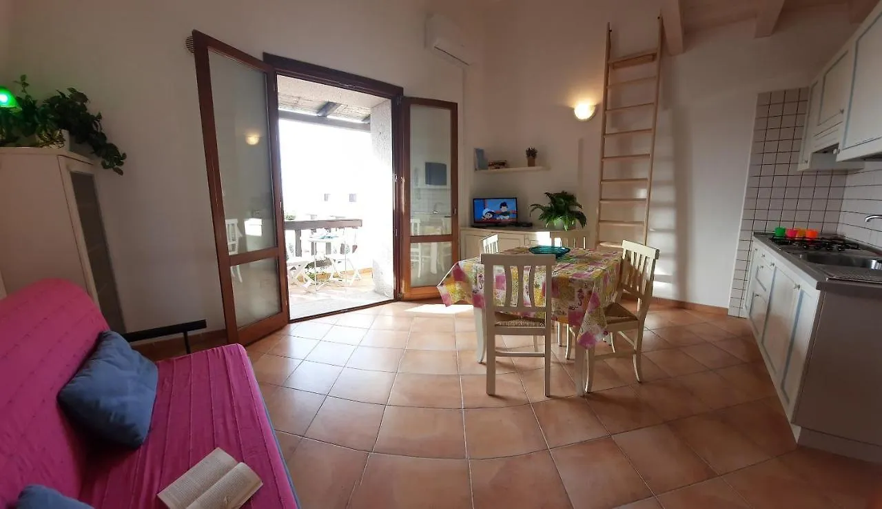 Case Vacanza Castello Di Gallura 圣特雷莎加卢拉 0*,  意大利